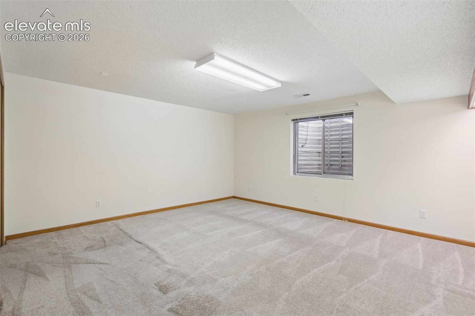 Listing photo 40 for 425 Fleming Street