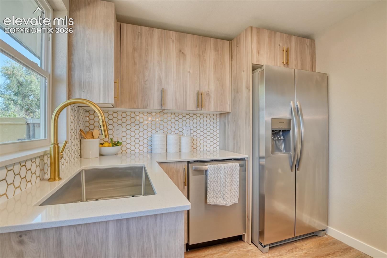 Listing photo 14 for 2606 E Boulder Street