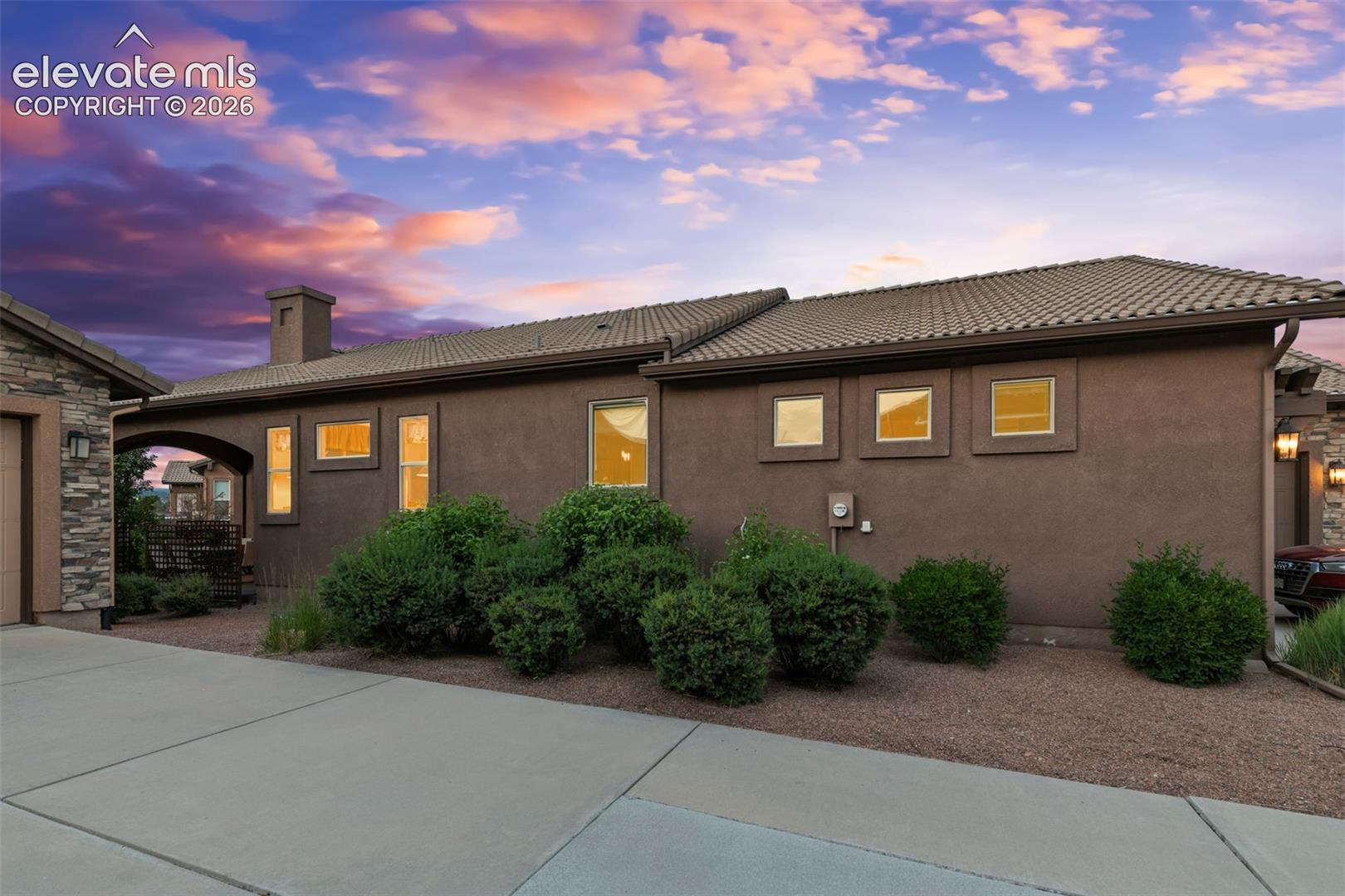 Listing photo 5 for 13060 Penfold Drive