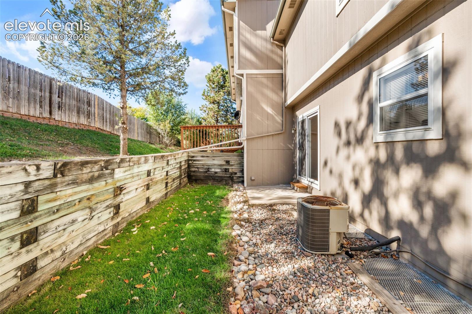 Listing photo 33 for 3211 Hearthridge Circle