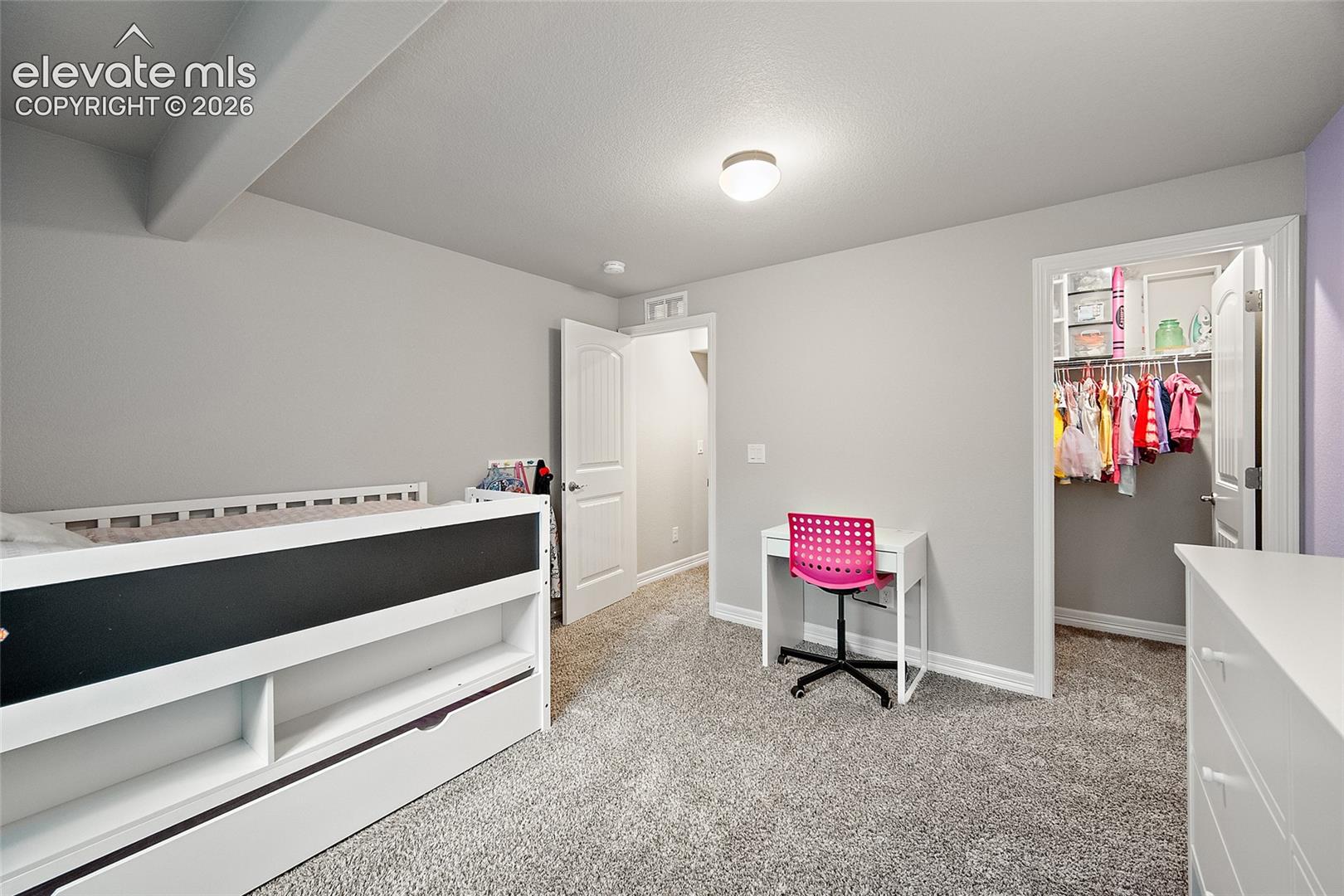 Listing photo 29 for 12832 Scenic Walk Drive