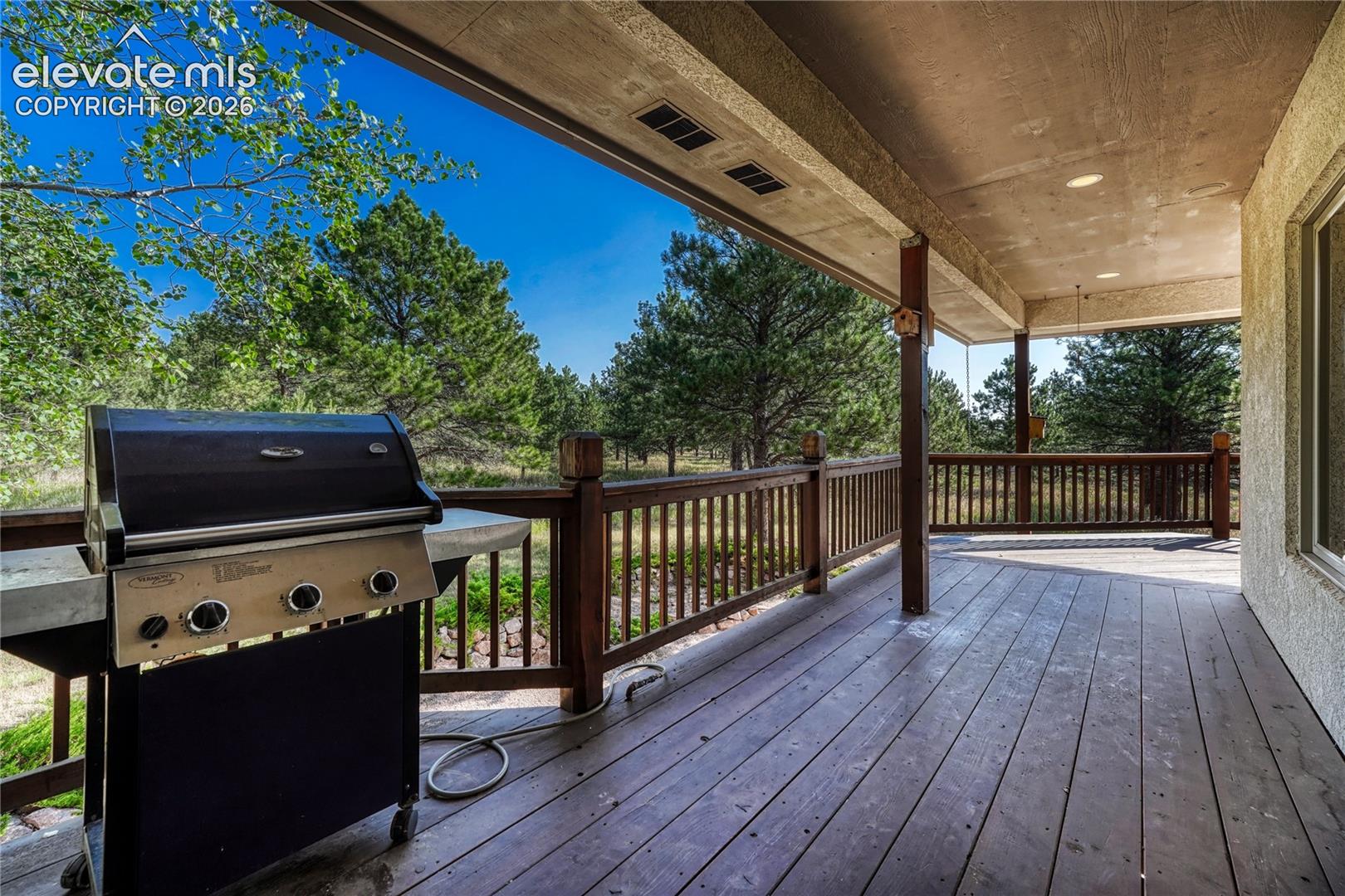 Listing photo 44 for 19435 Sherwood Trail