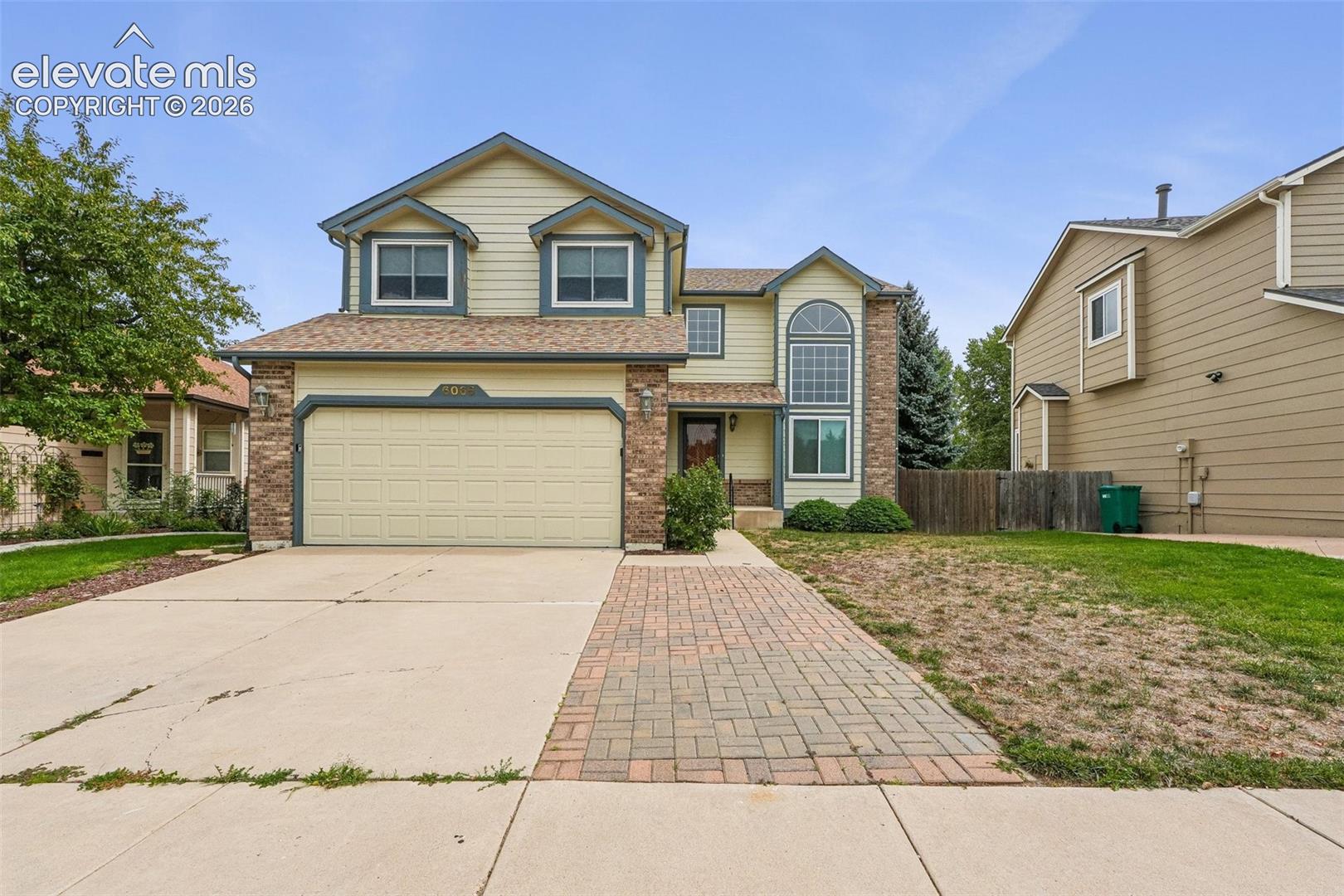 Listing photo 5 for 6065 Fescue Drive