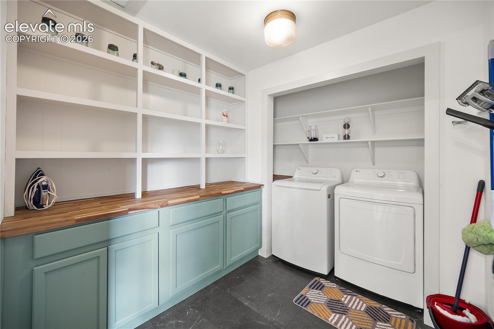 Listing photo 15 for 2414 E Caramillo Street