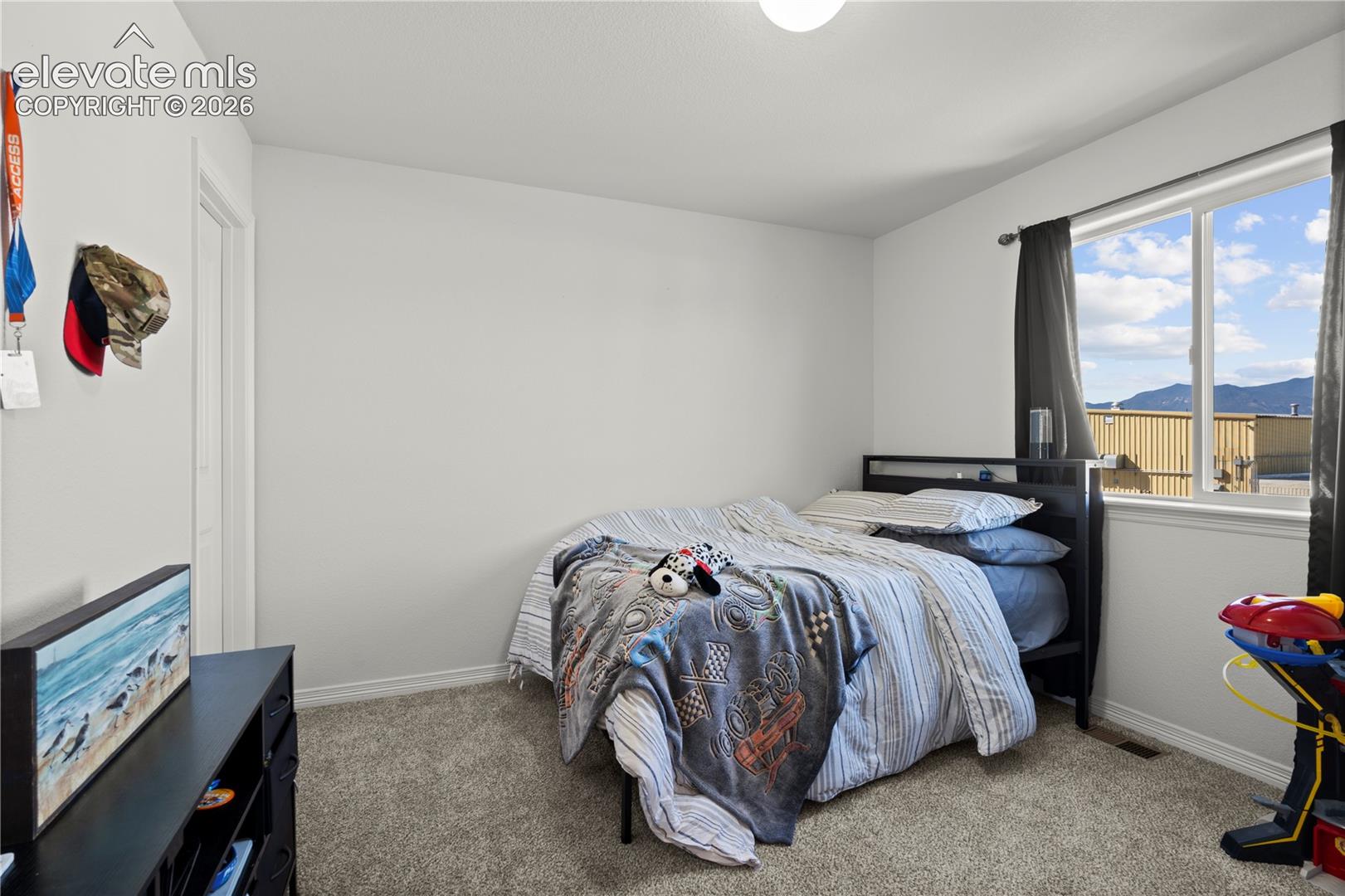 Listing photo 20 for 924 Bidwell Drive