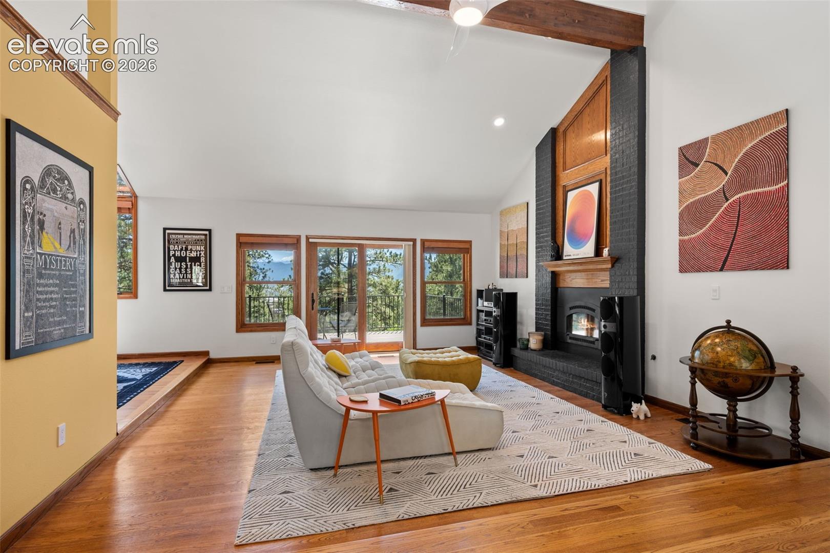 Listing photo 7 for 1675 Oakwood Drive