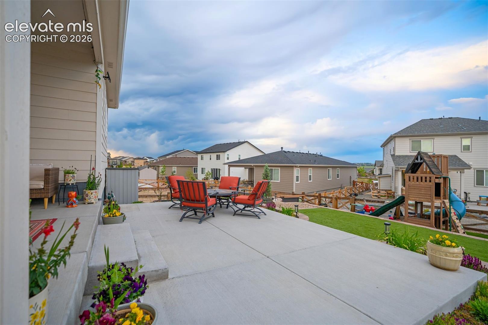 Listing photo 33 for 5689 Mammoth Lane