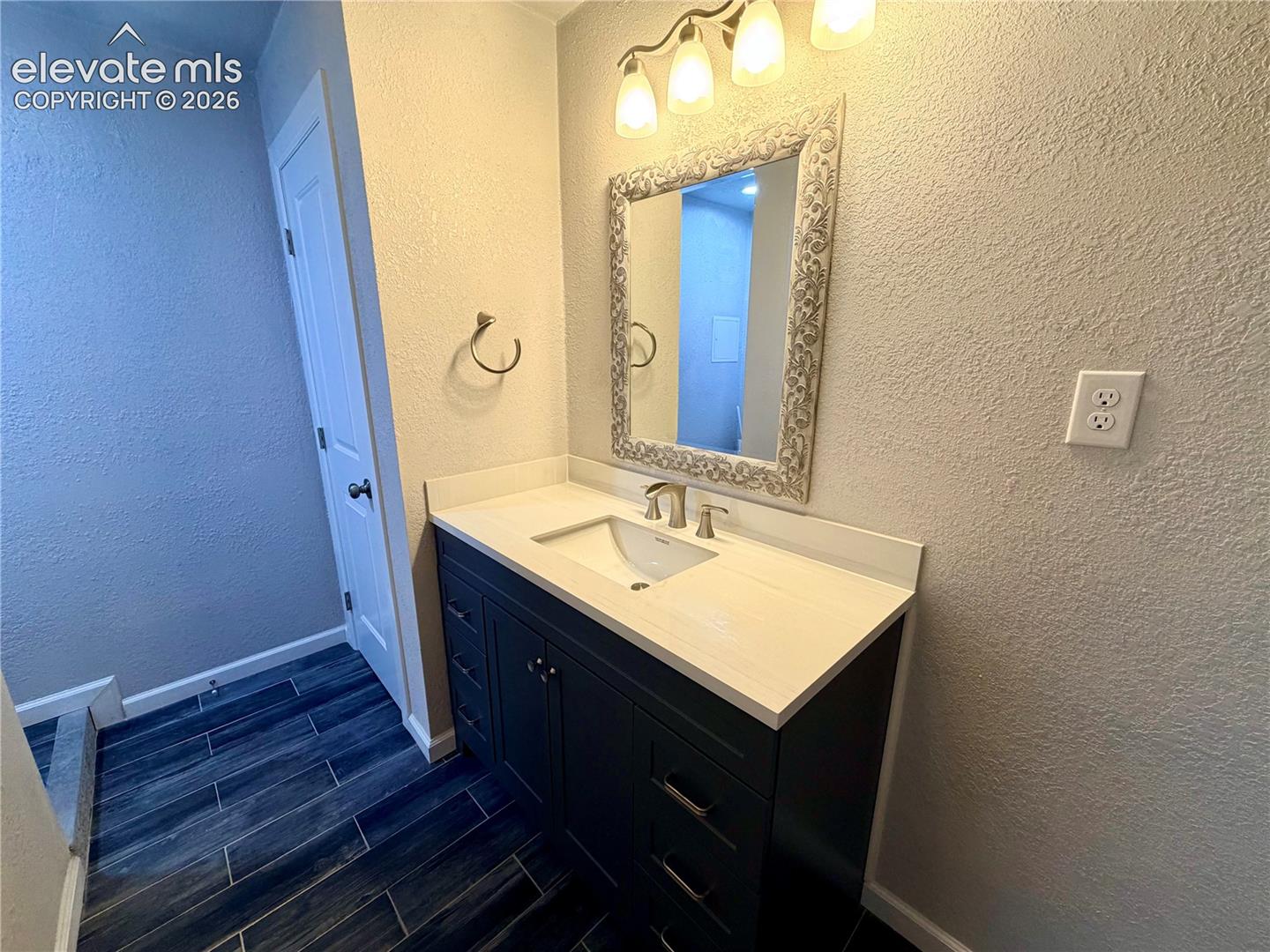 Listing photo 36 for 698 W McCulloch Boulevard