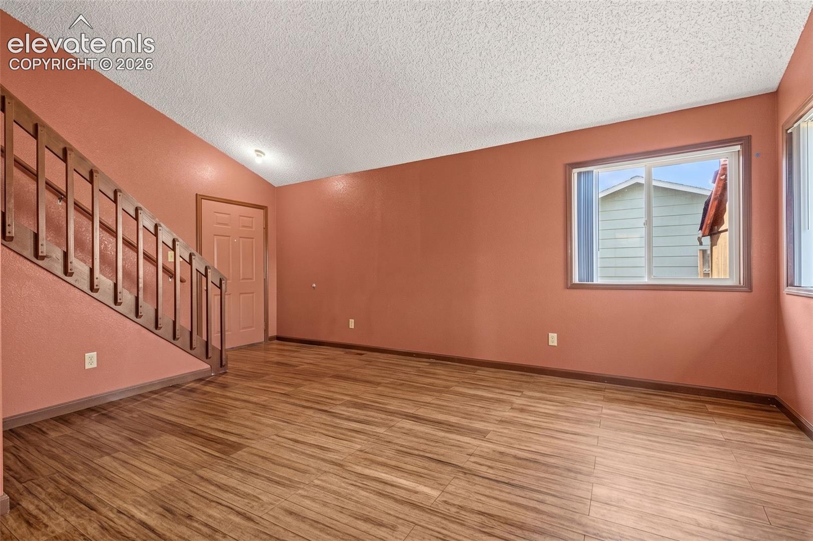 Listing photo 4 for 613 Wheat Field Road