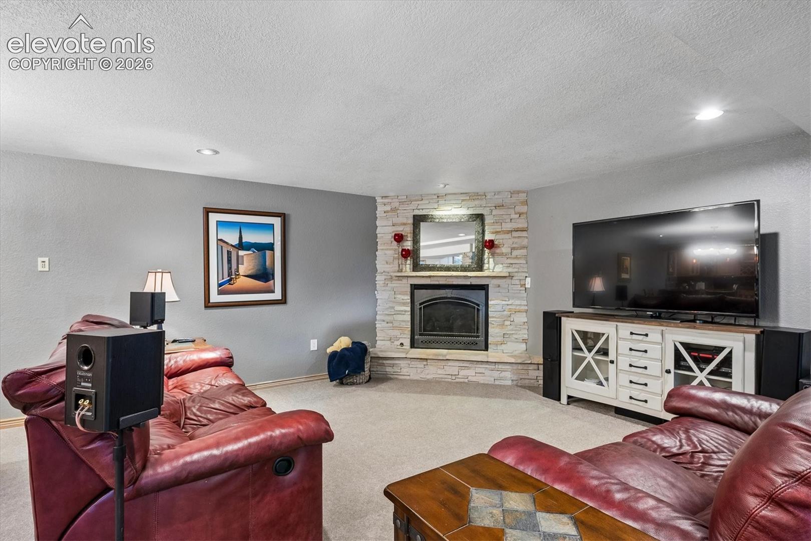 Listing photo 25 for 2464 W Wolfensberger Road