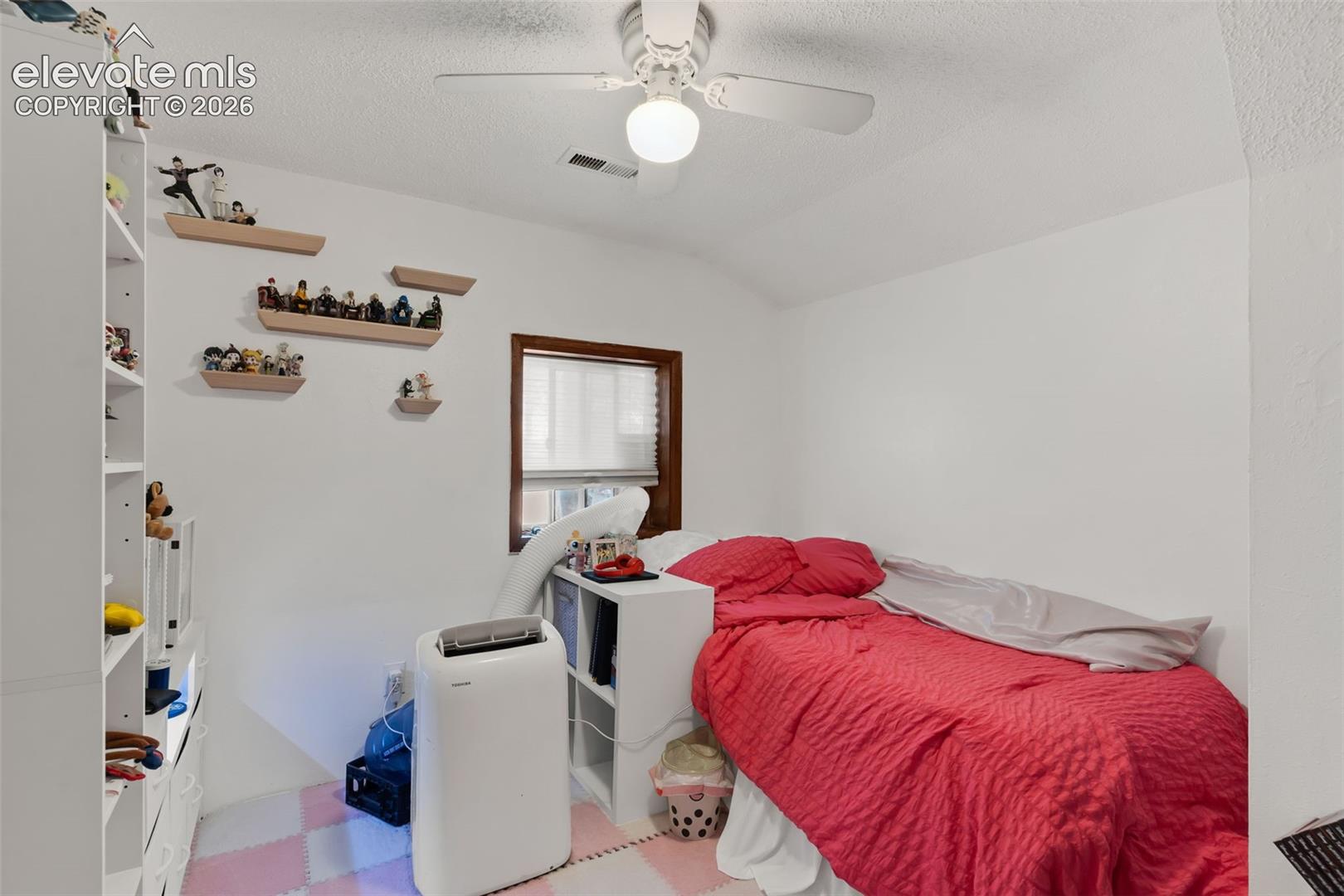 Listing photo 14 for 2120 W 11th Street