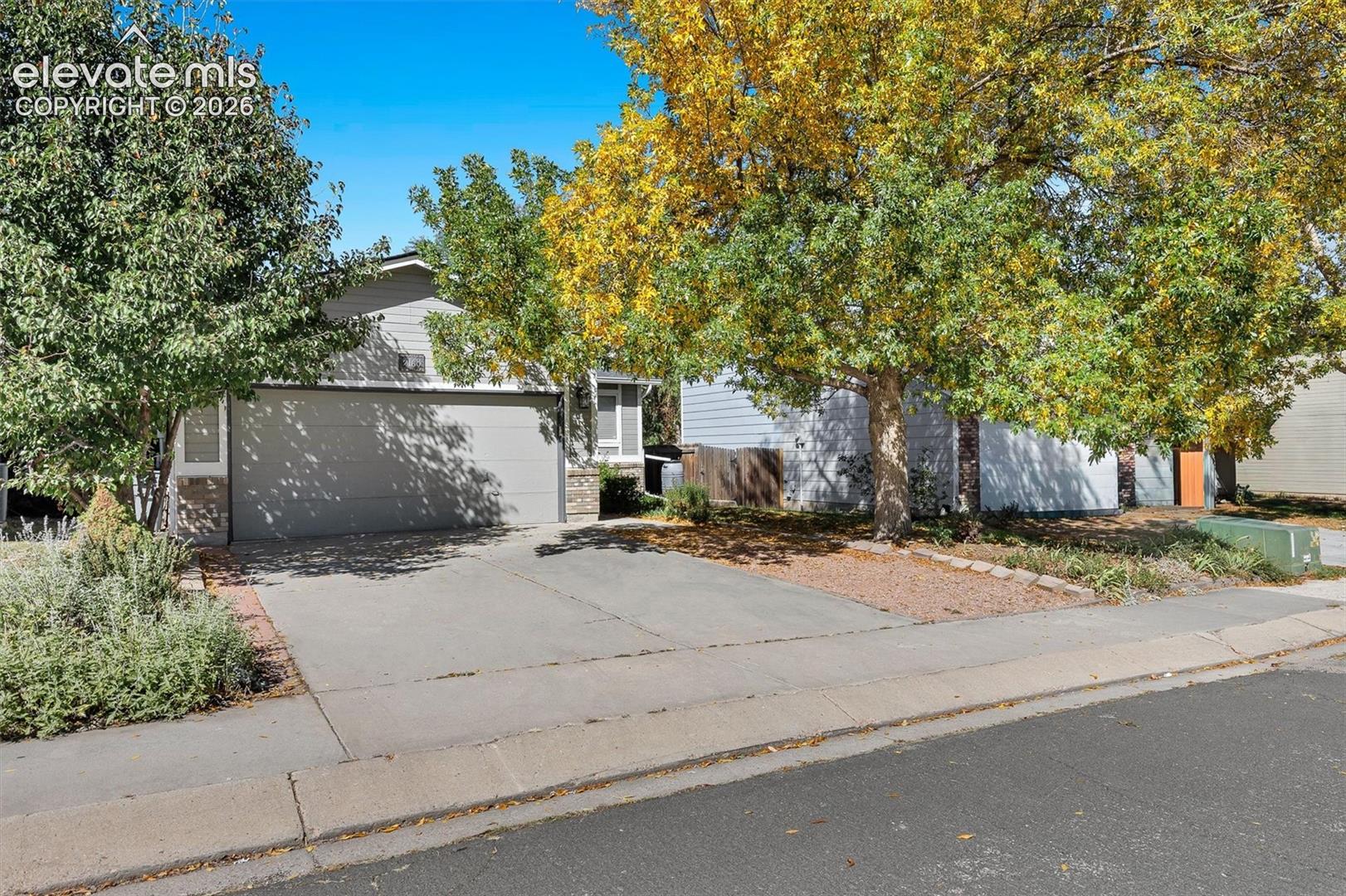 Listing photo 3 for 5168 Austerlitz Drive