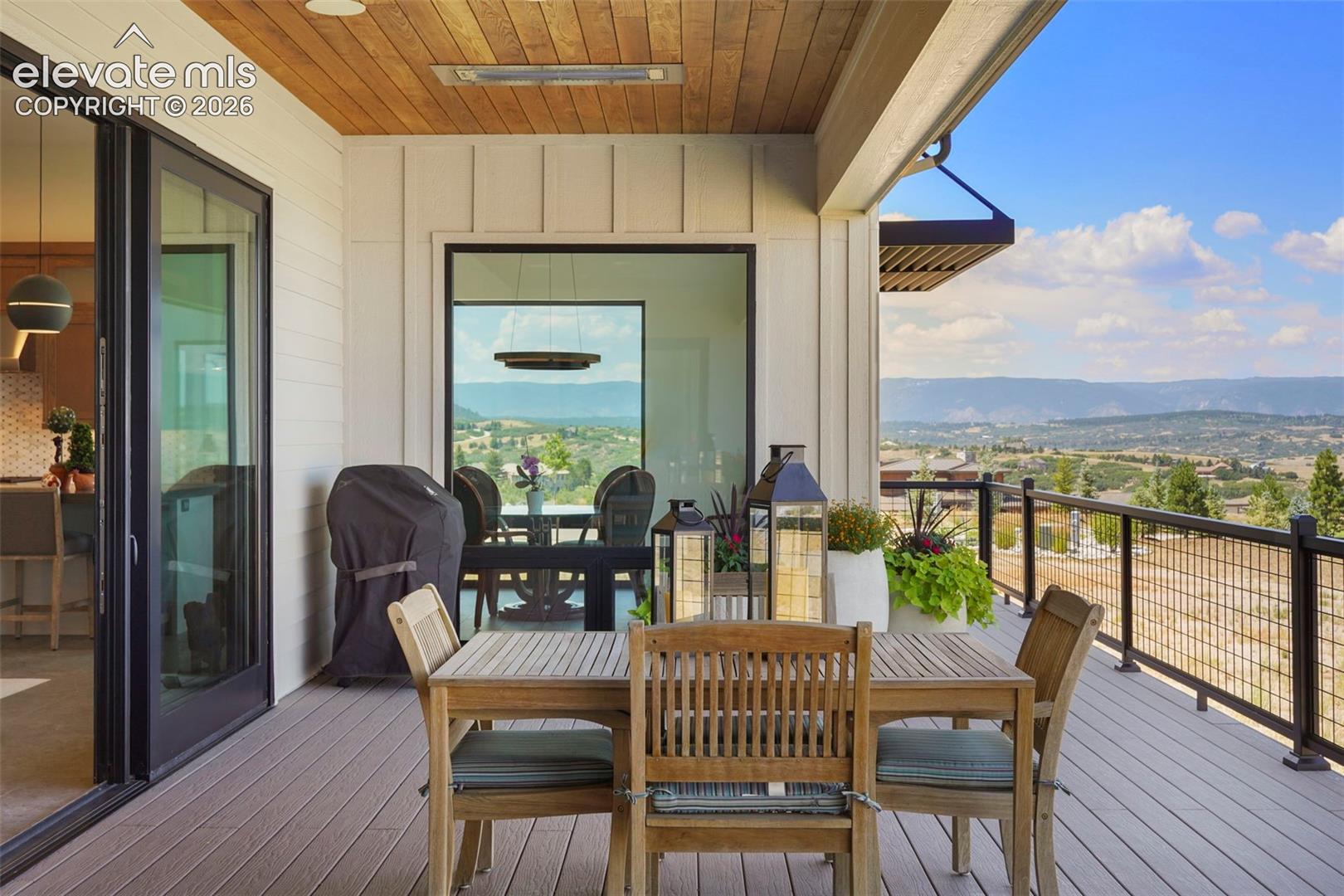 Listing photo 6 for 1555 King Mick Court