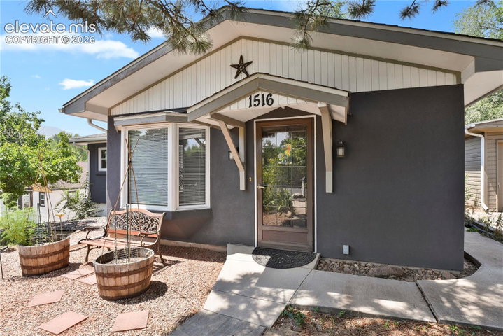1516 Dorchester Drive — listing photo
