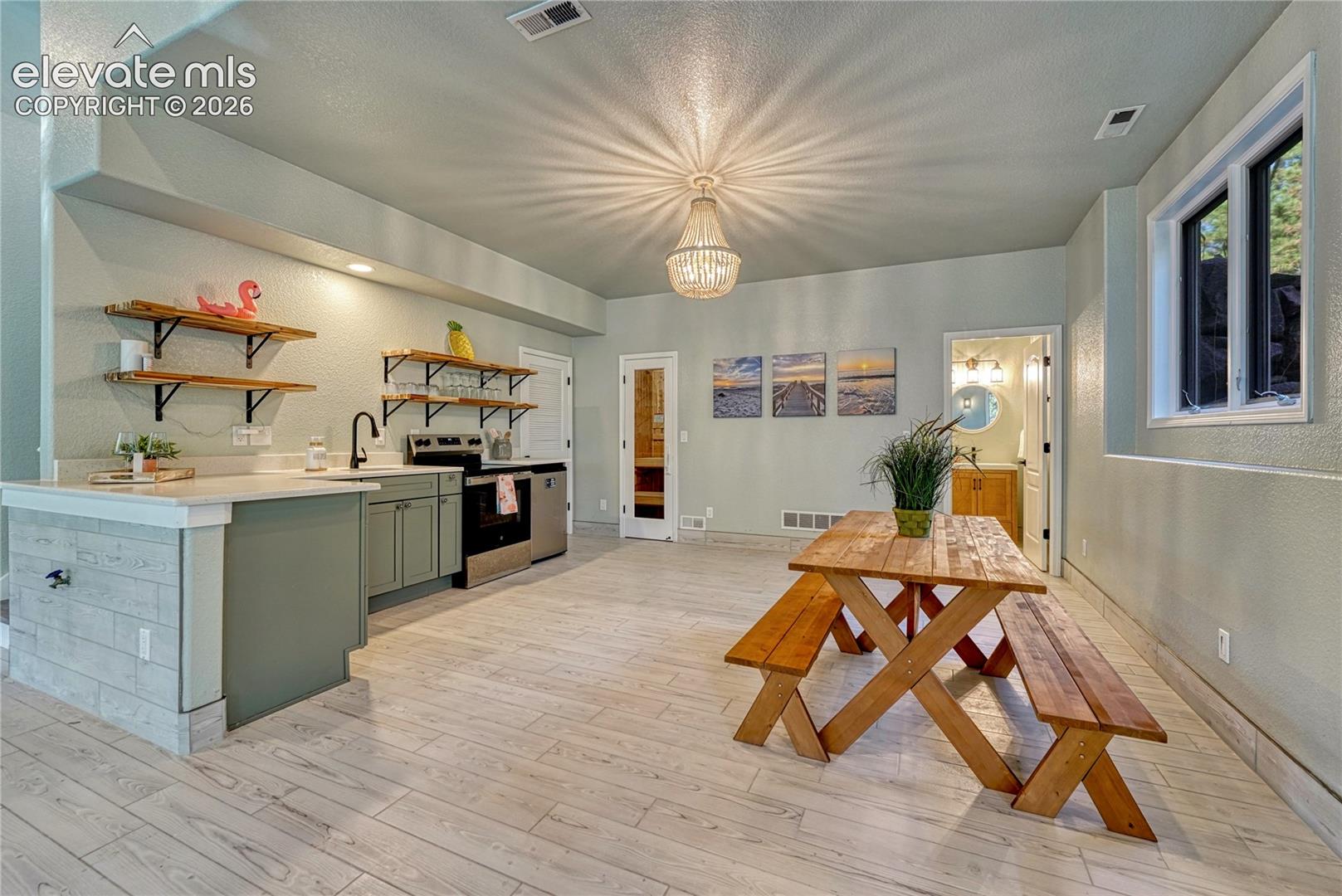 Listing photo 39 for 17180 Colonial Park Drive