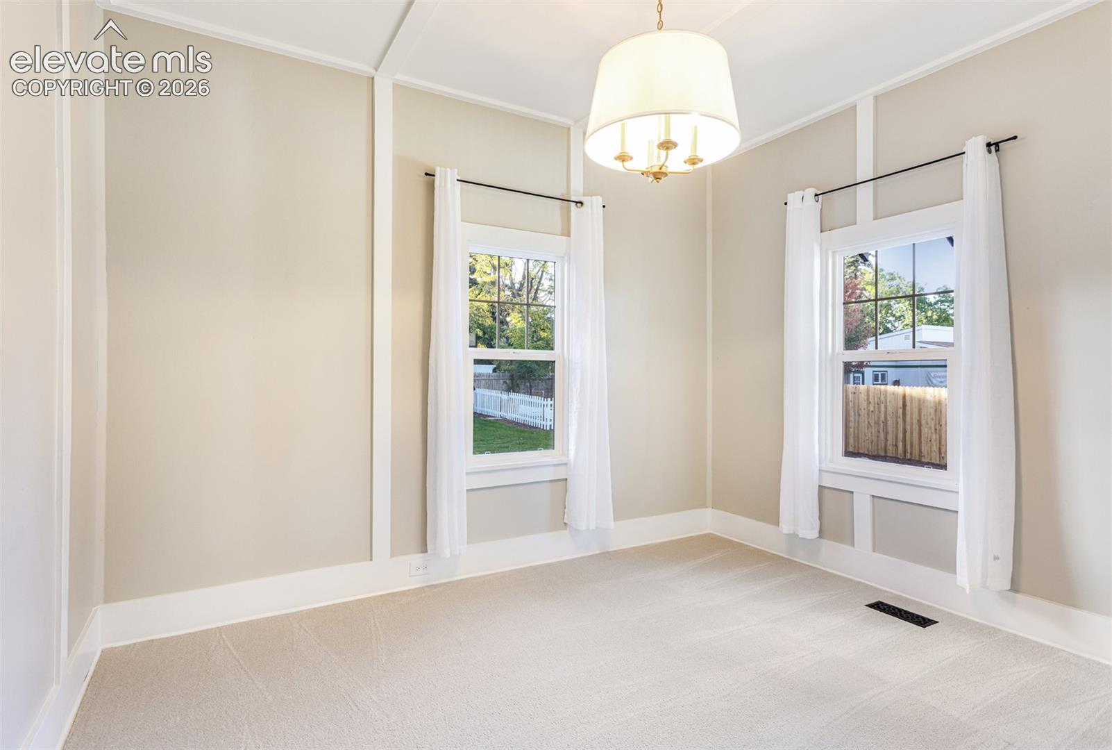 Listing photo 30 for 7801 Valley View Street