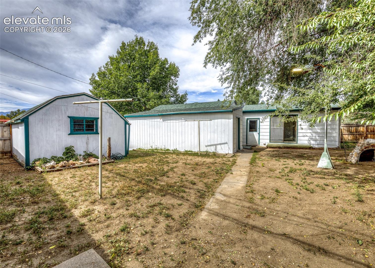 Listing photo 31 for 2203 Templeton Gap Road