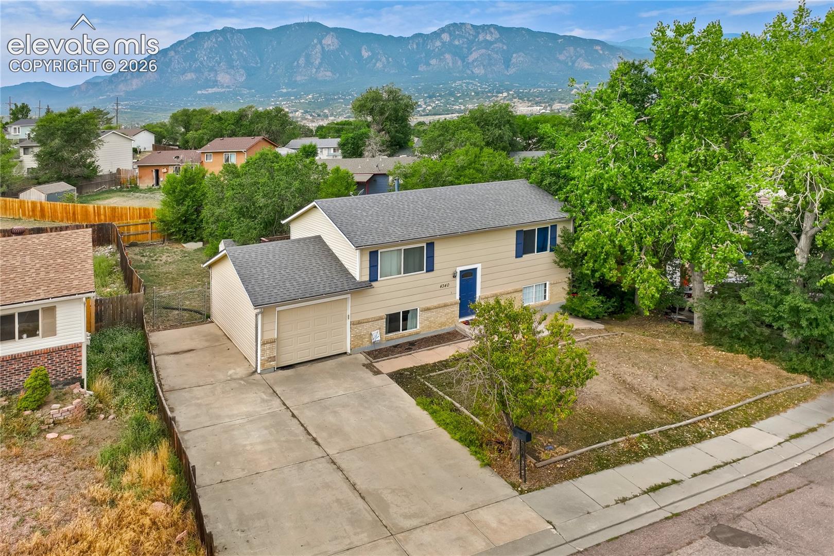4340 Drummond Street, photo 3