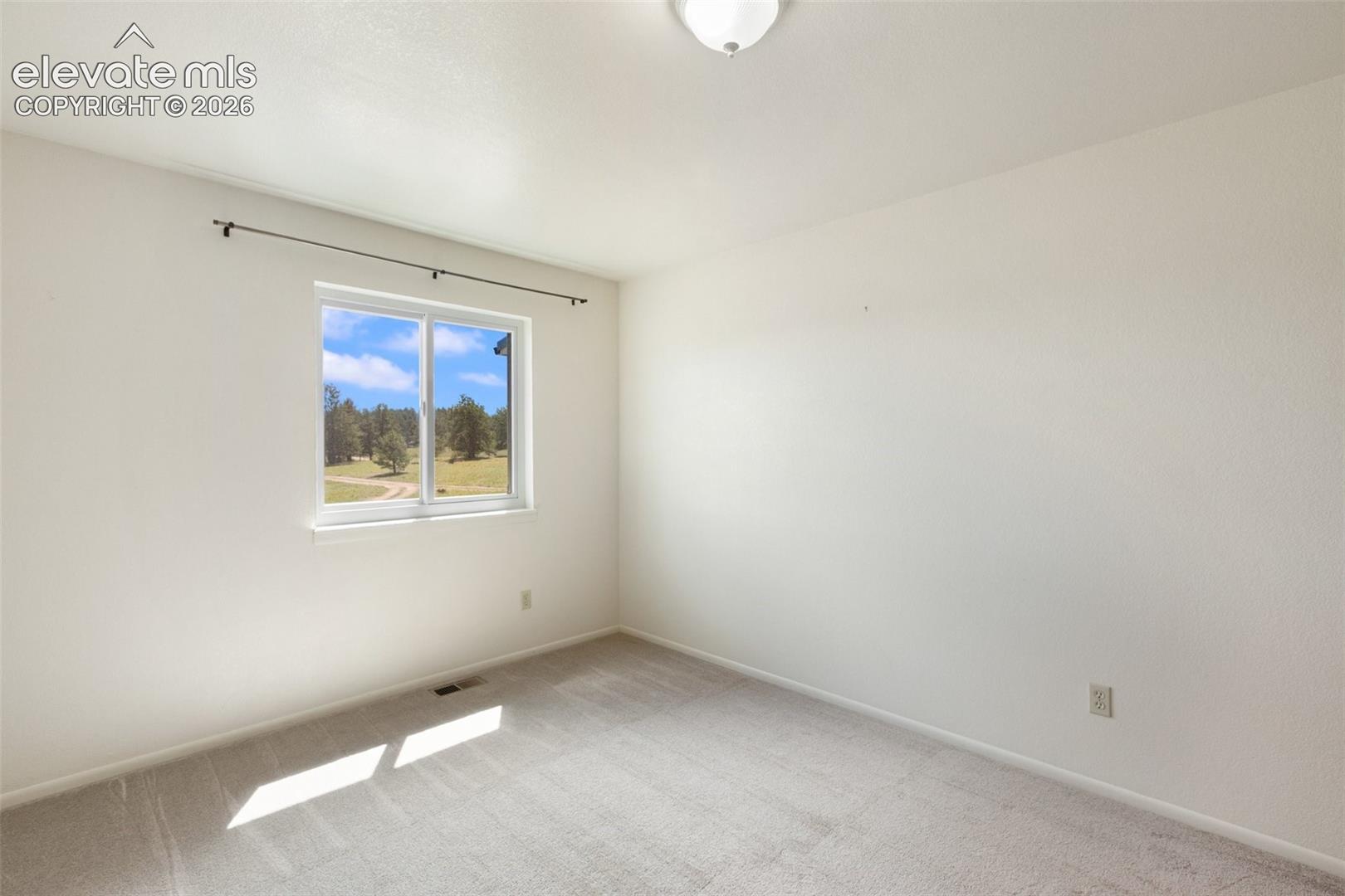 Listing photo 37 for 3050 Homestake Place