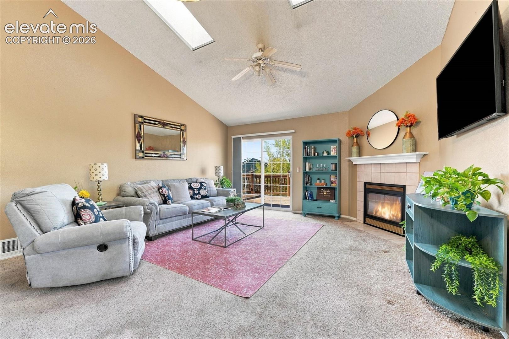 Listing photo 8 for 8140 Radcliff Drive