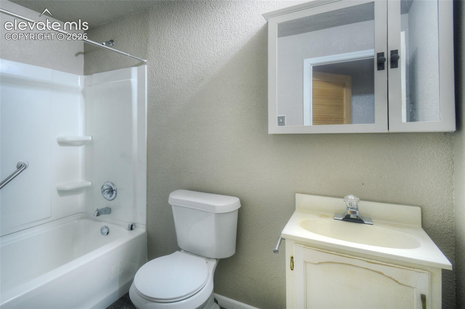 Listing photo 27 for 1042 Cailin Way