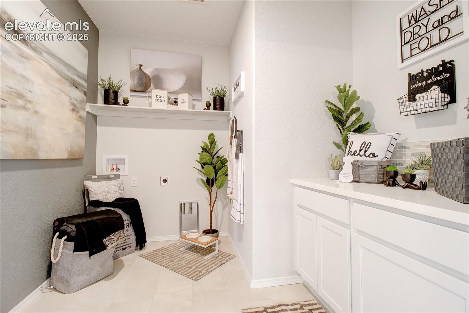Listing photo 11 for 9116 Buffaloberry Drive