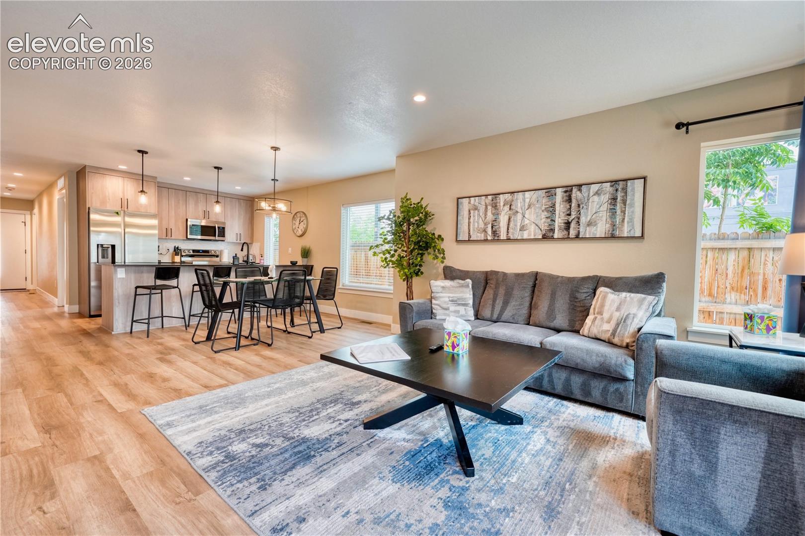 Listing photo 6 for 829 Kalamath Street