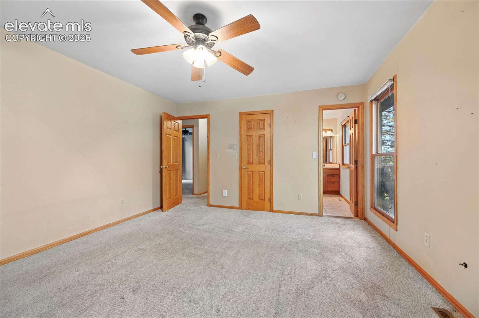 Listing photo 25 for 19280 doewood Drive