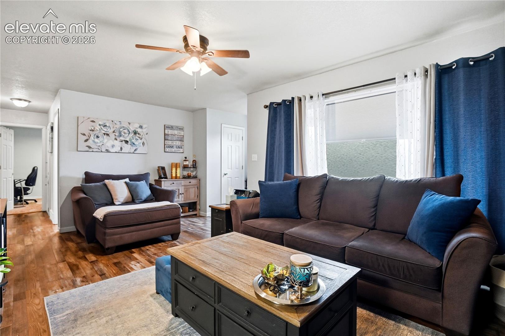 Listing photo 4 for 137 Steven Drive