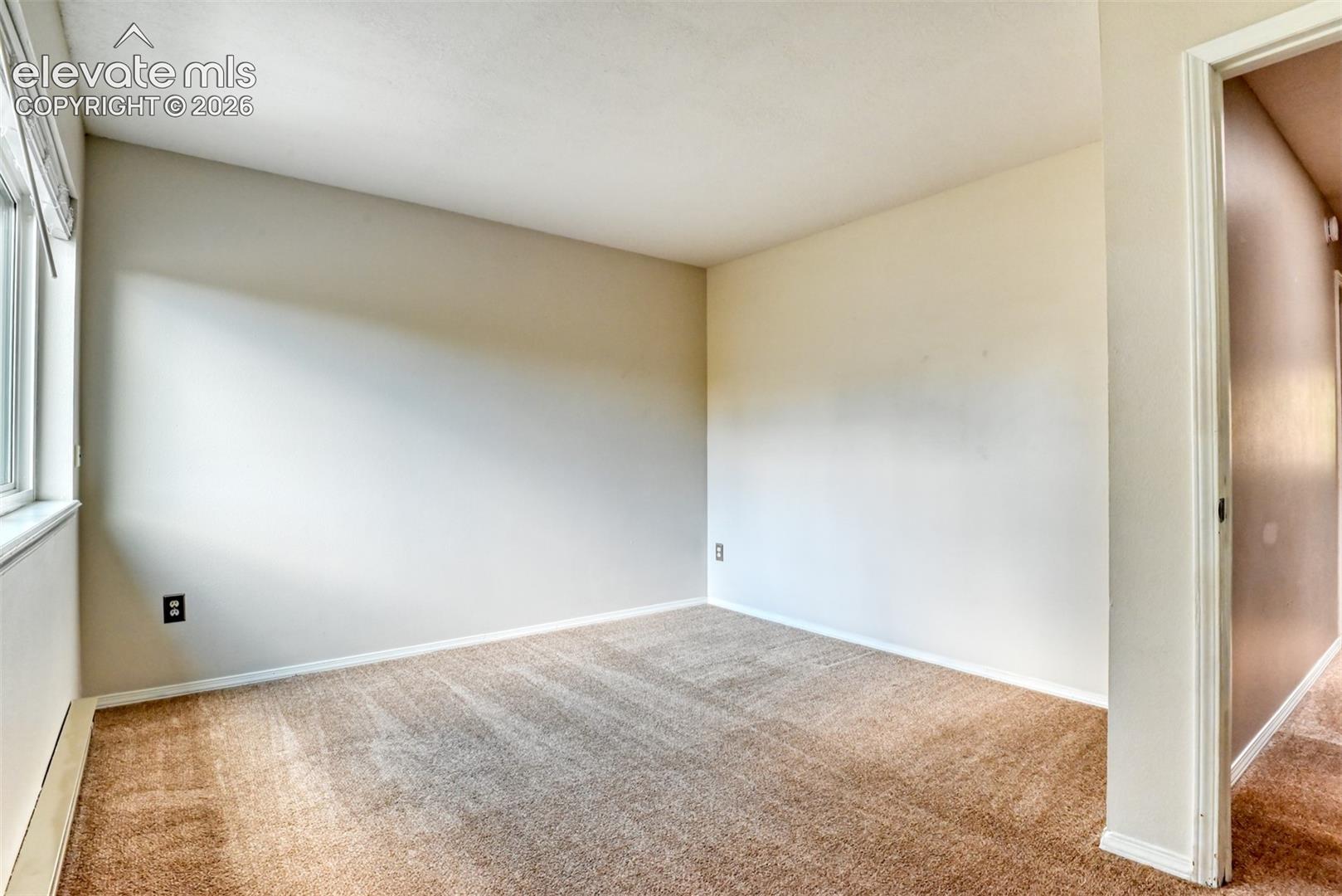 Listing photo 23 for 590 Manor Court B