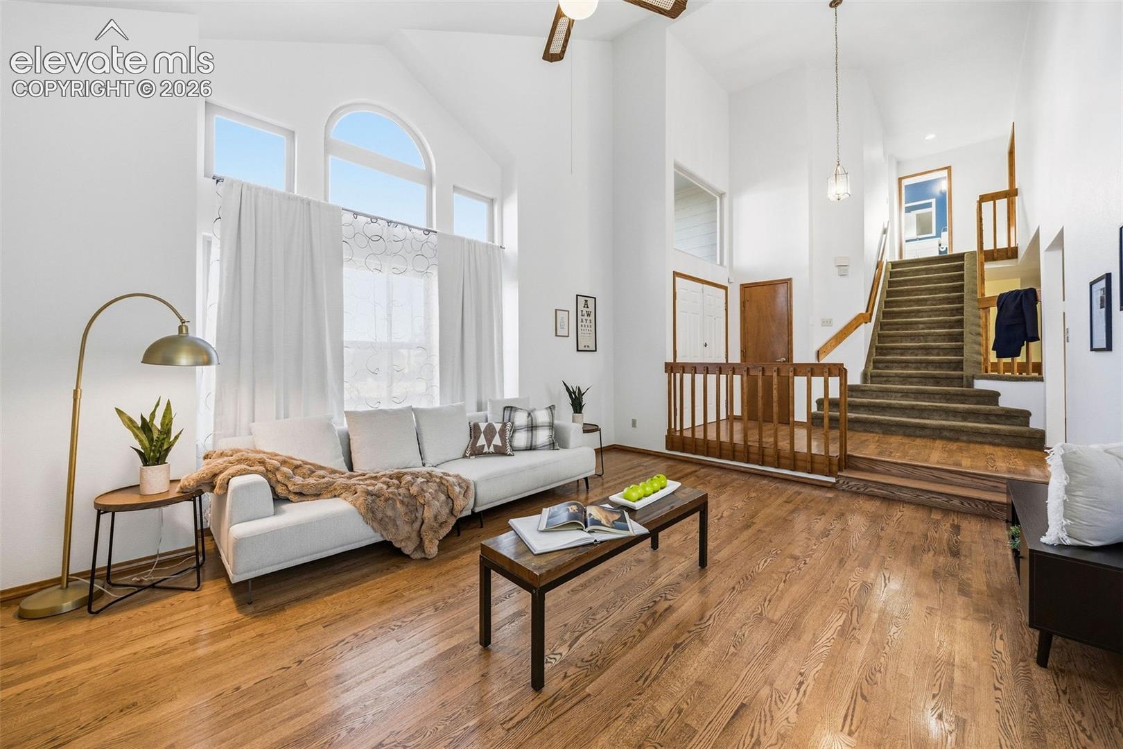 Listing photo 10 for 6120 Moorfield Avenue