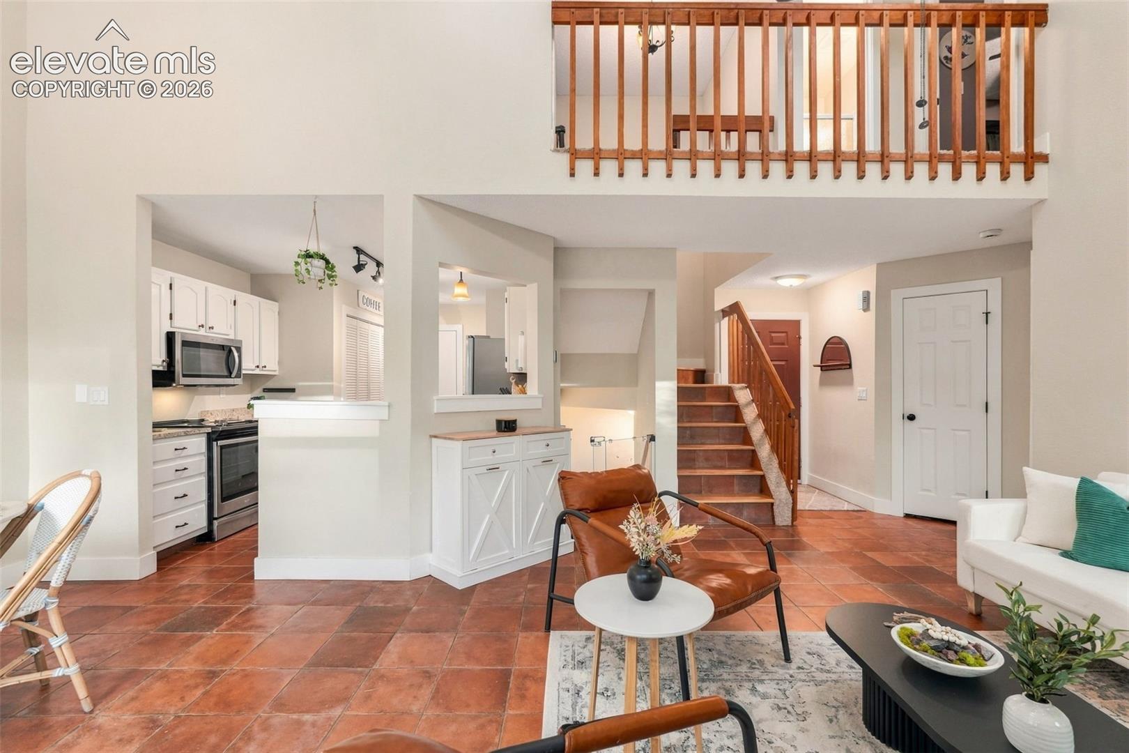 Listing photo 15 for 271 N Holcomb Circle
