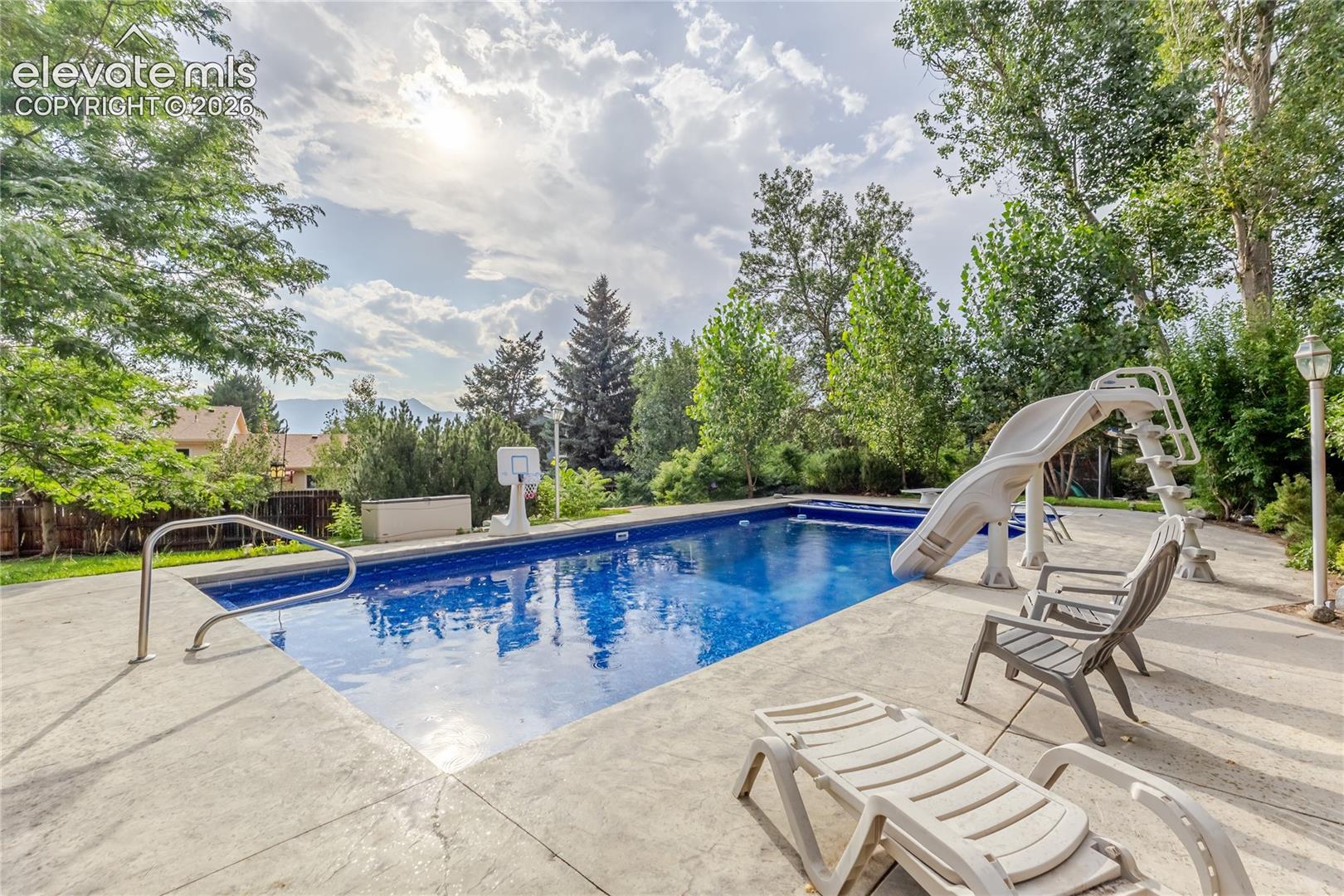 8720 Anglewood Court, photo 3