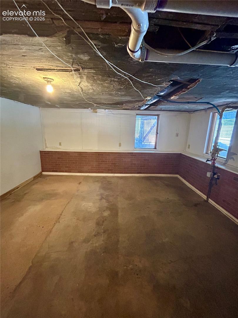 Listing photo 41 for 602 RUXTON Avenue