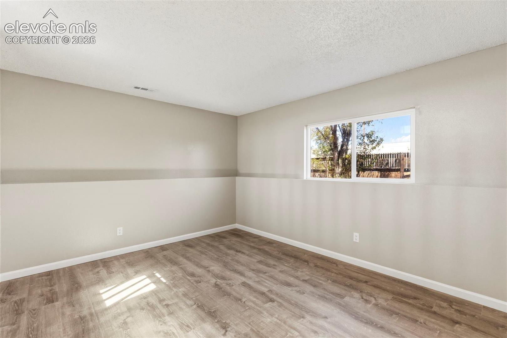 Listing photo 26 for 4537 Fenton Road