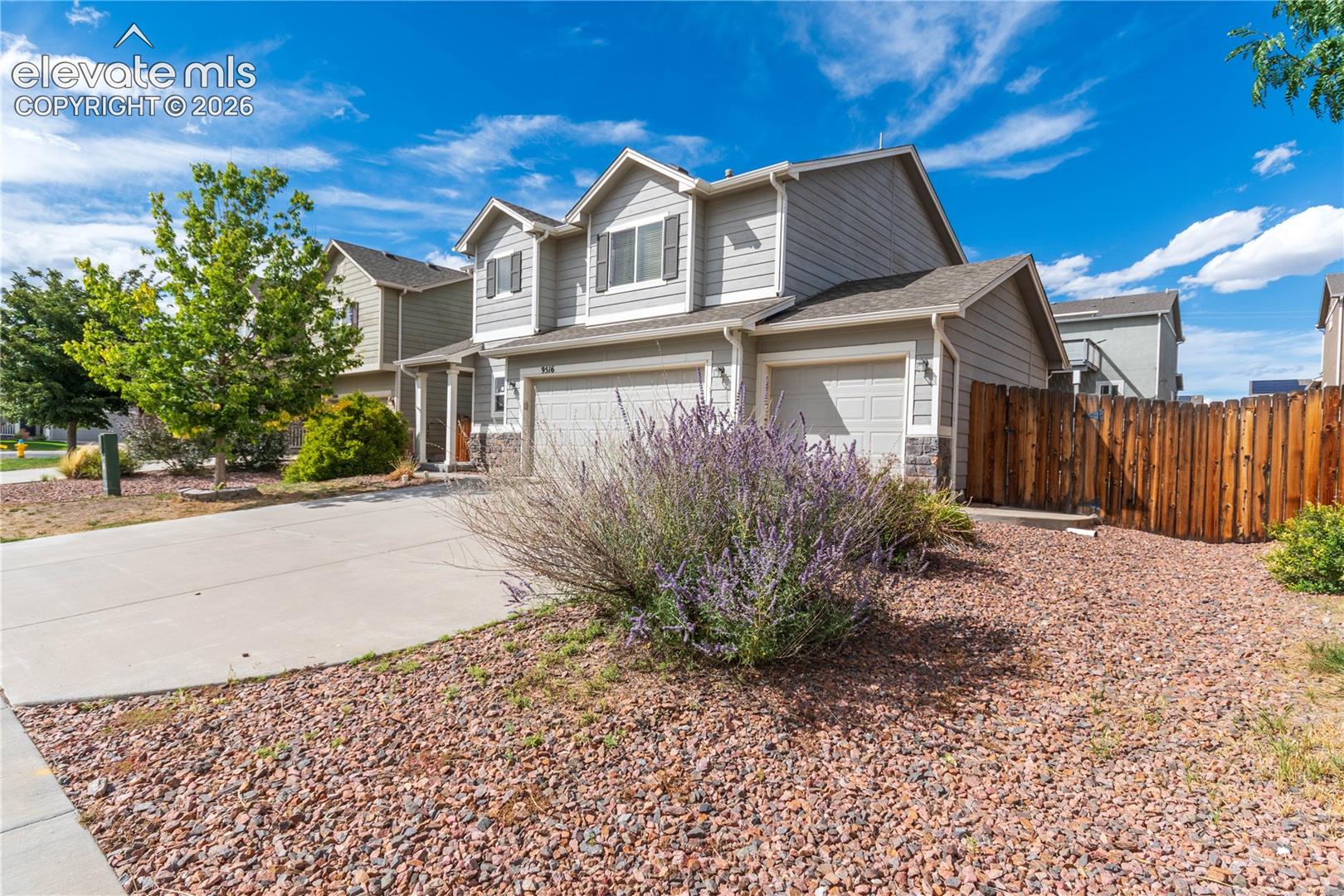 Listing photo 2 for 9516 Bryce Canyon Drive