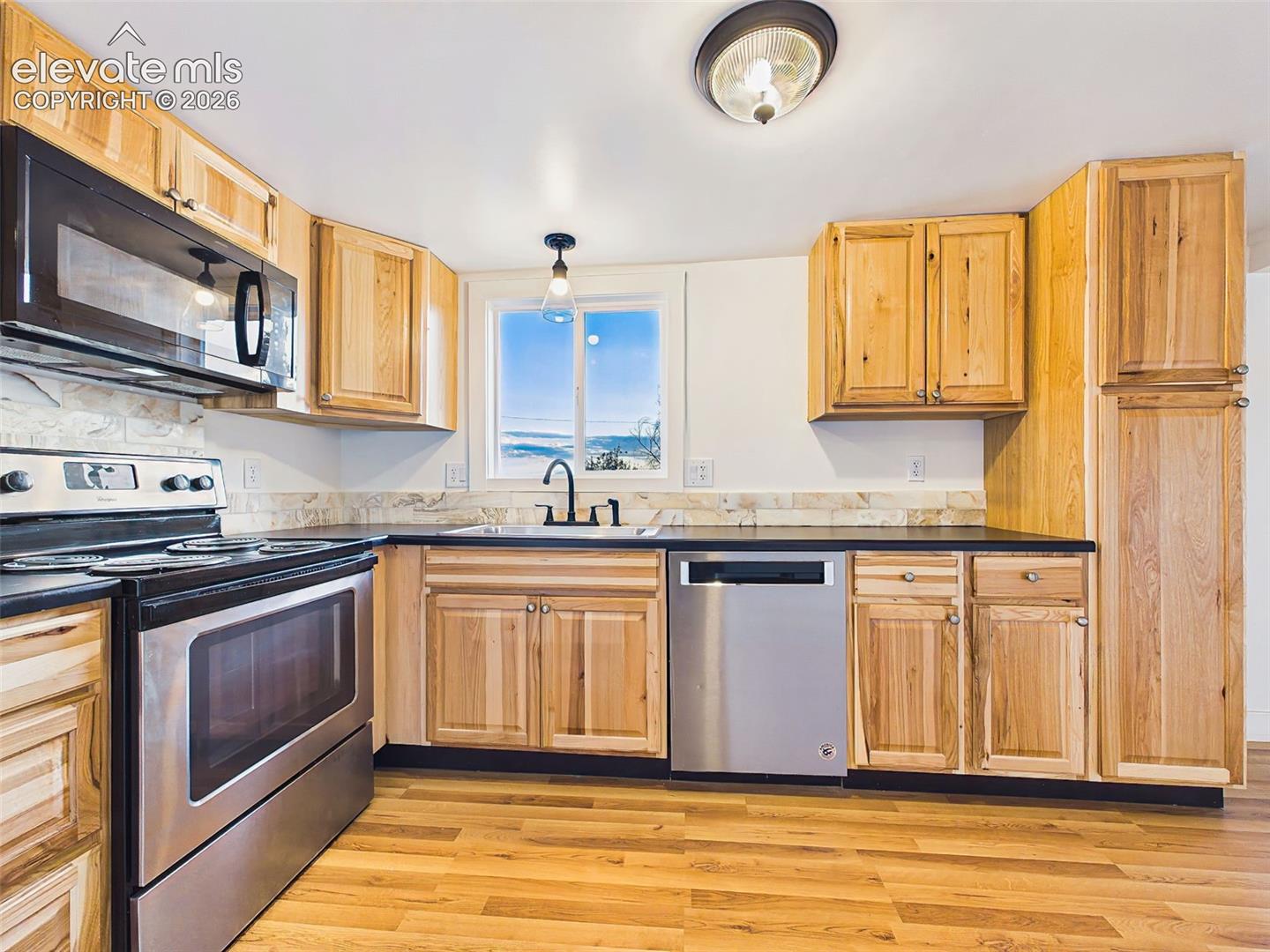 Listing photo 19 for 23015 Murphy Road