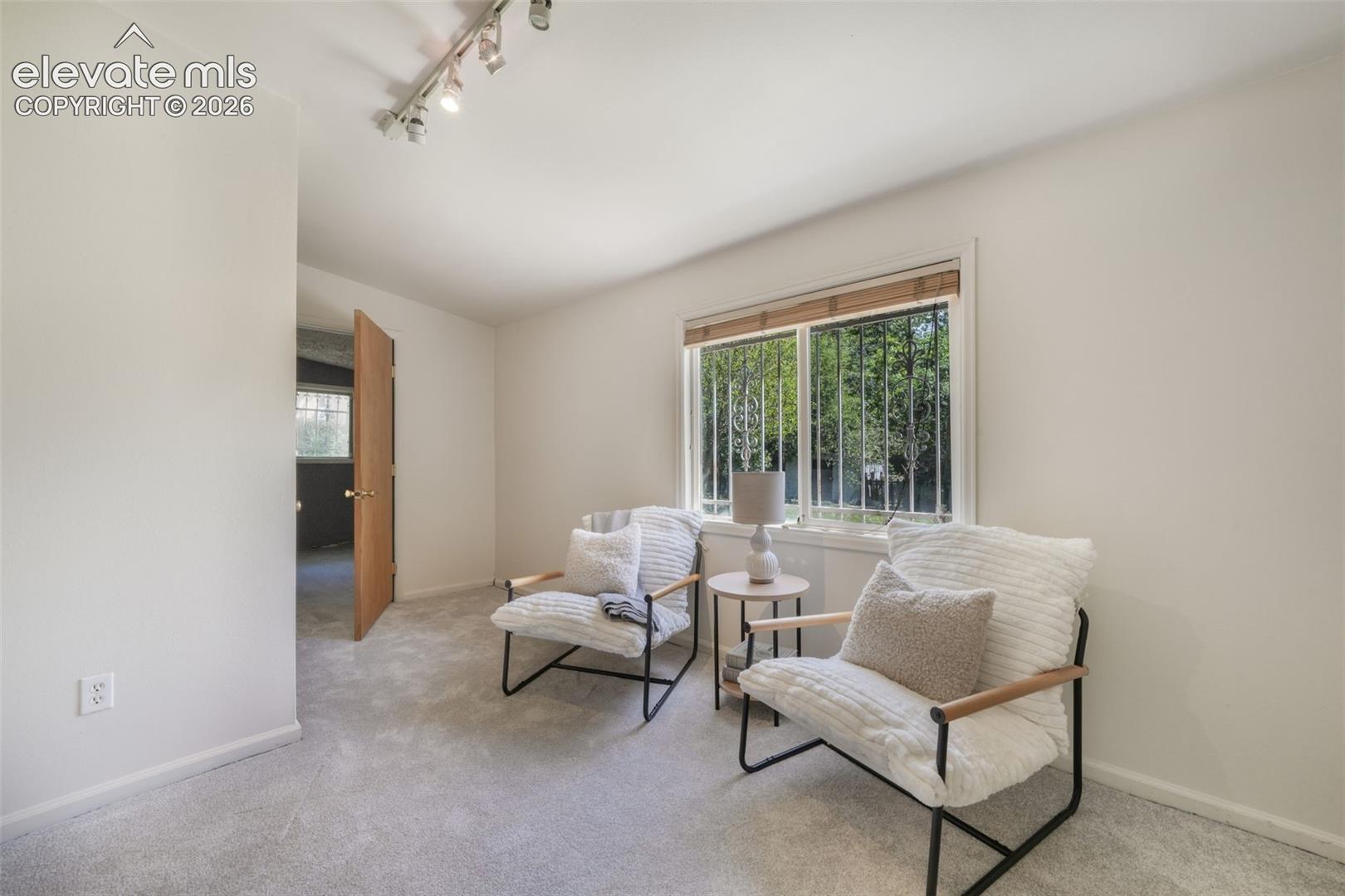 Listing photo 31 for 920 S Canosa Court