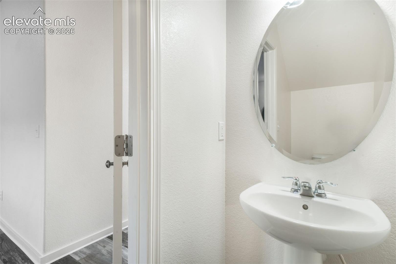 Listing photo 10 for 10513 Wells Point