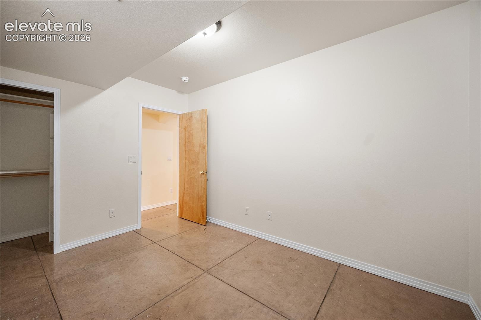 Listing photo 33 for 18 Taos Place