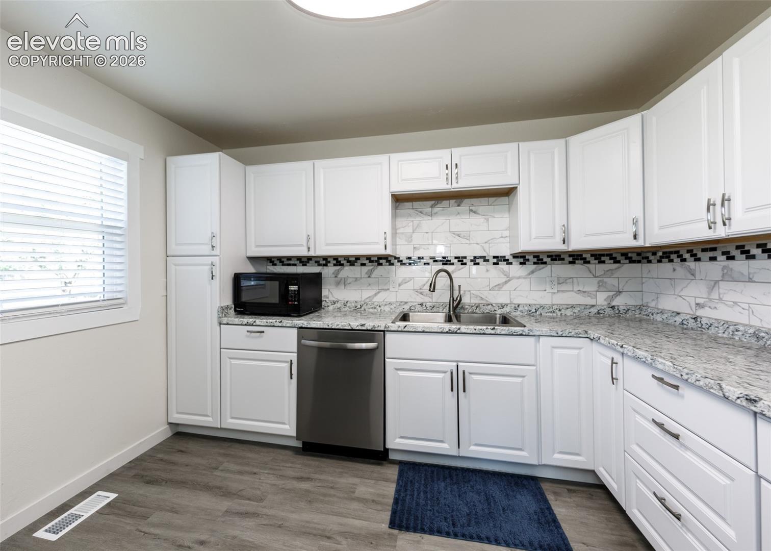 Listing photo 14 for 1540 N Ellicott Highway