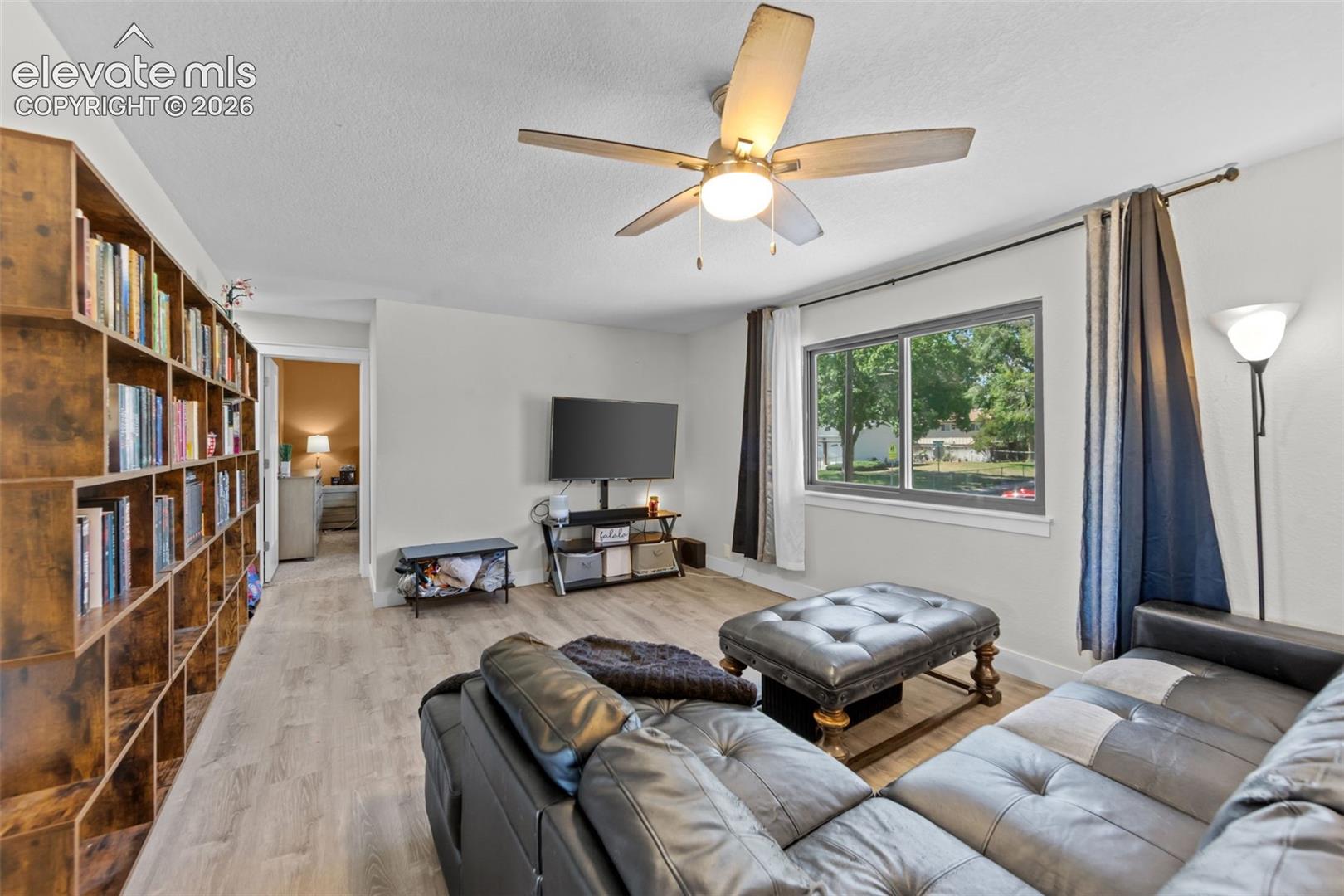 Listing photo 7 for 7503 Fortman Avenue
