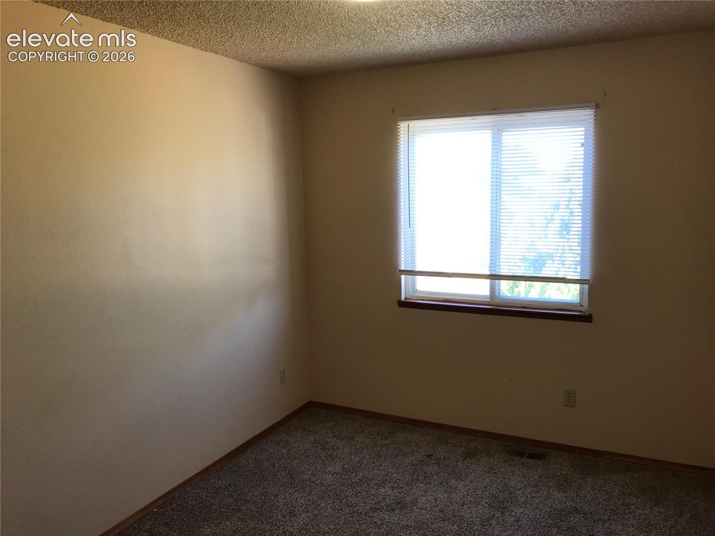 Listing photo 7 for 759 Descendant Drive