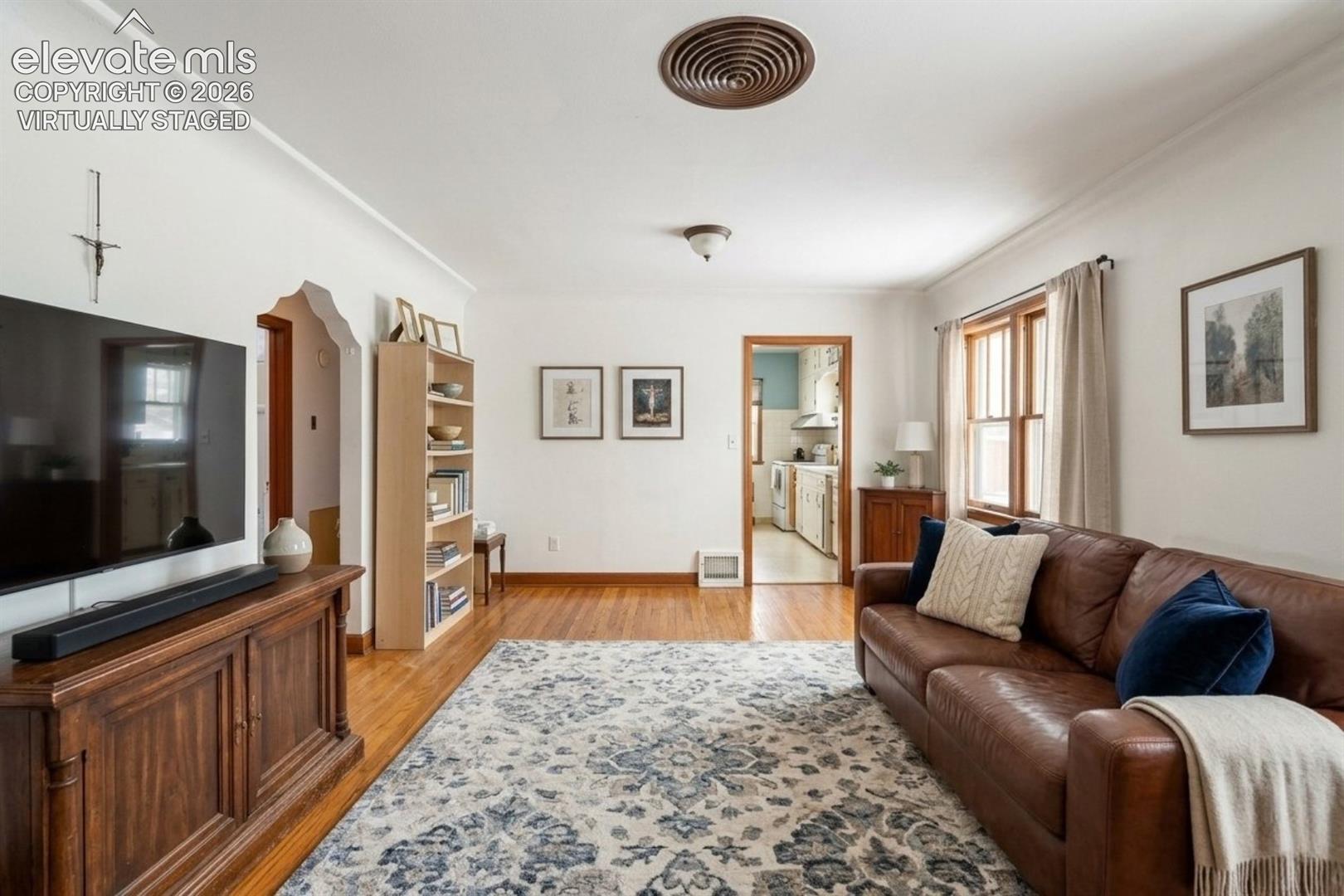 Listing photo 5 for 1128 E Routt Avenue