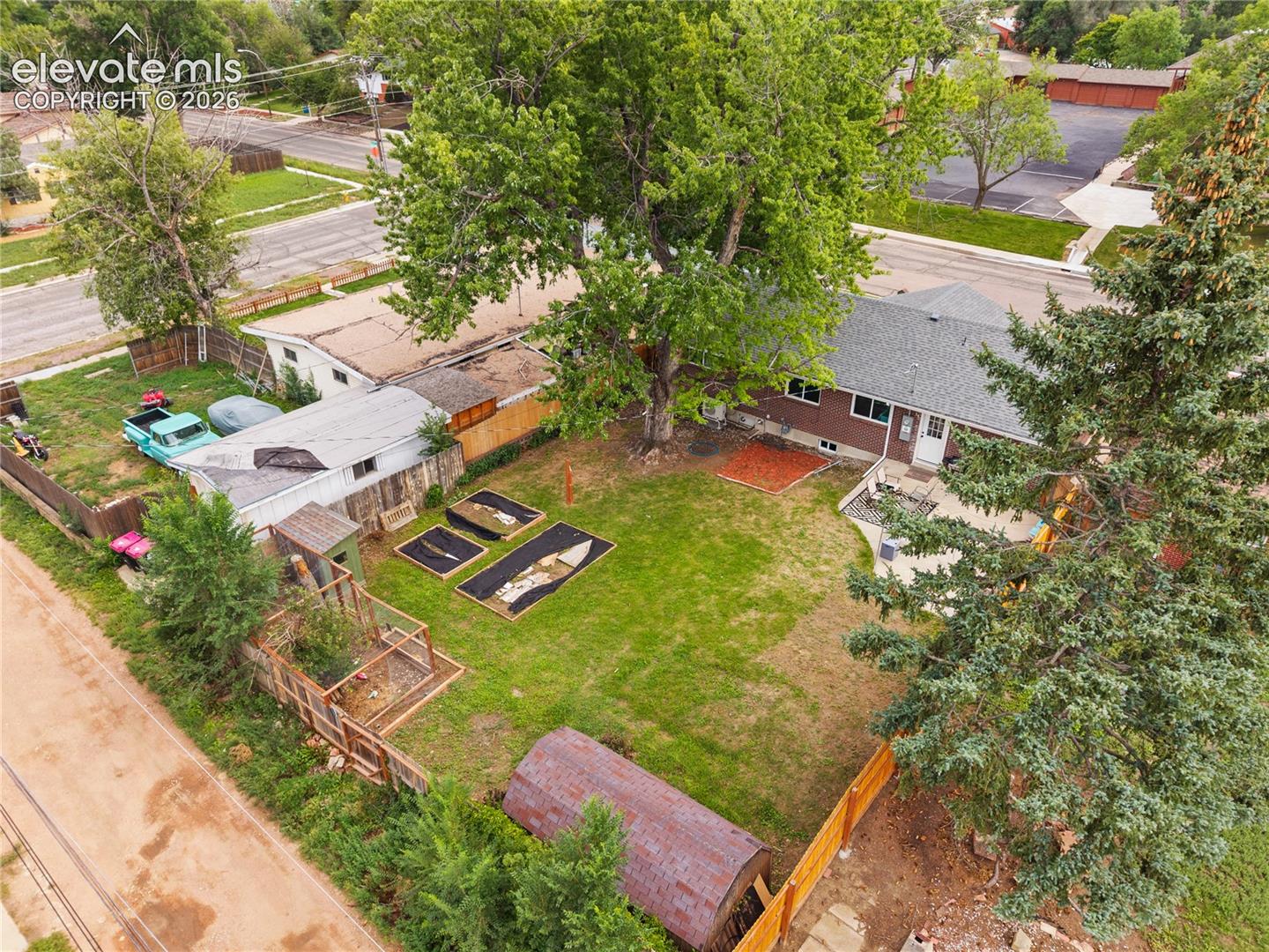 Listing photo 40 for 2414 E Caramillo Street