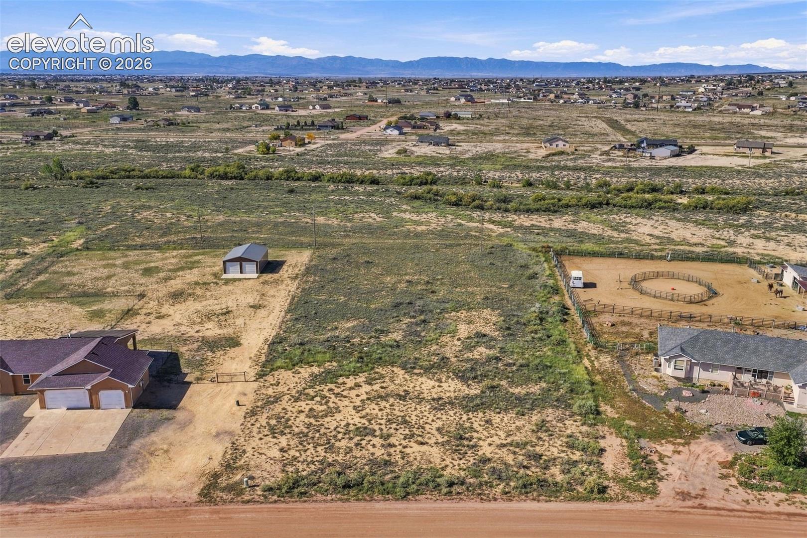 Listing photo 49 for 1385 N Challenger Drive