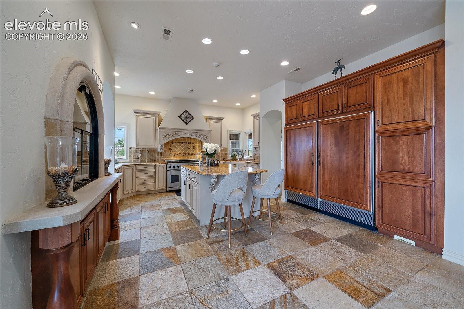 Listing photo 16 for 1175 Castle Pointe Drive