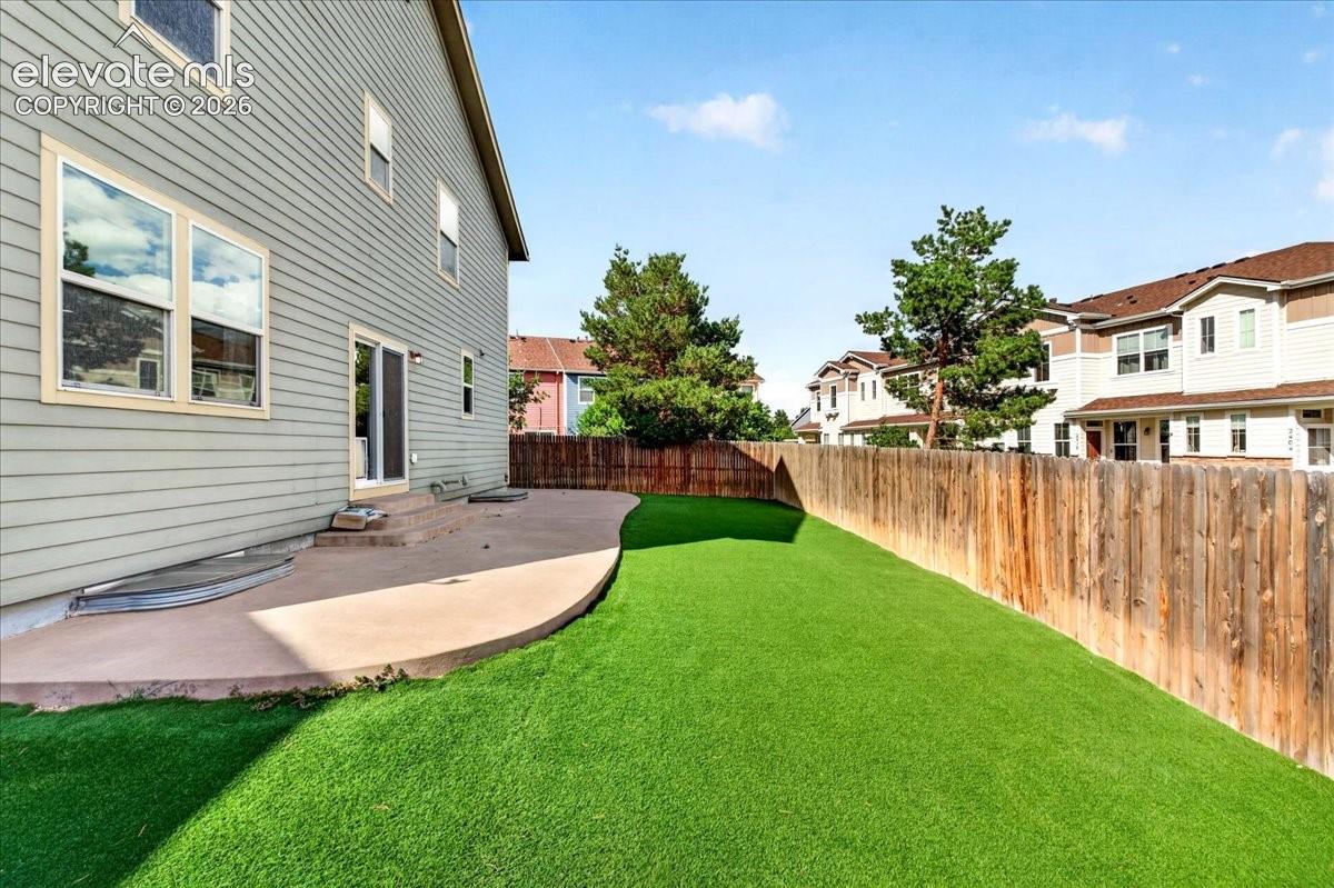Listing photo 26 for 2409 Capital Drive