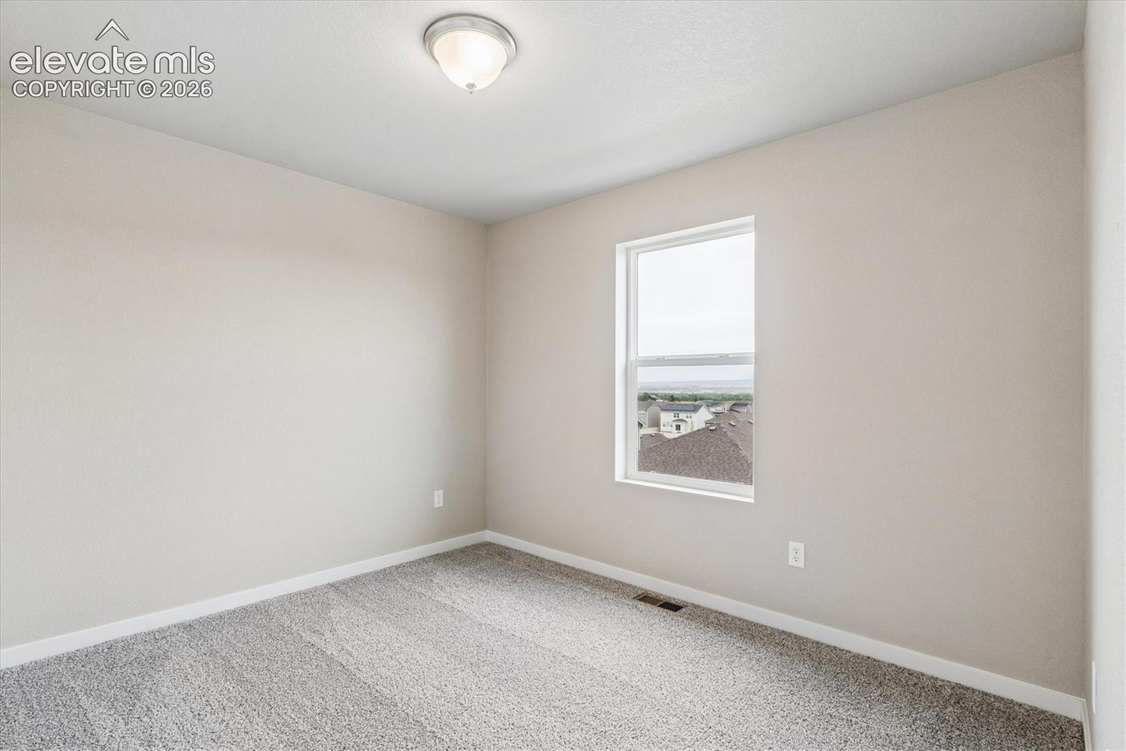 Listing photo 14 for 9708 Blaurock Drive