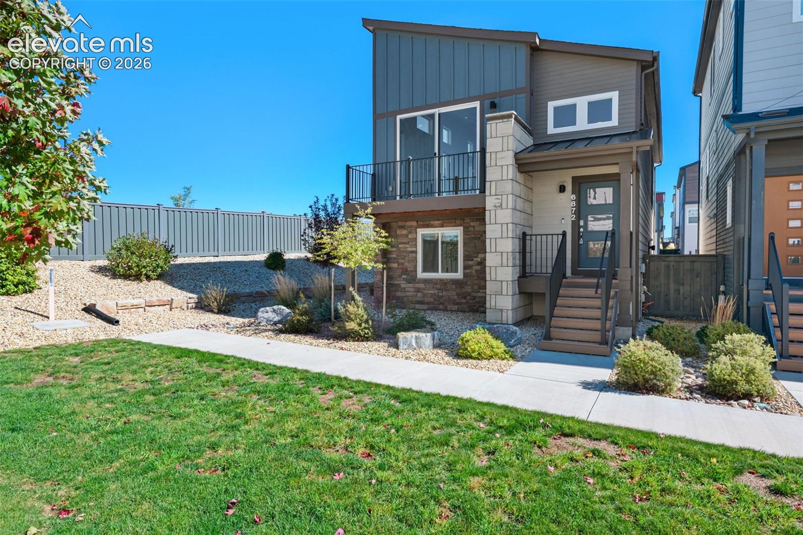 Listing photo 2 for 6872 Lily Mountain Lane